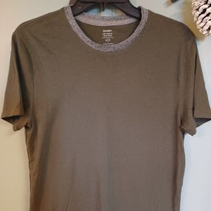 Men's Old Navy T-shirt